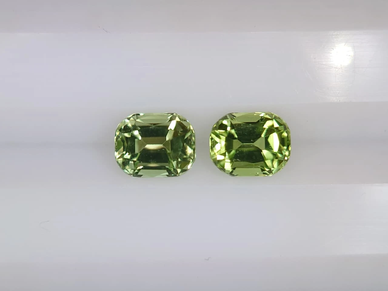 1.2ct Natural Cushion Faceted Pair of peridot from Pakistan — view 3